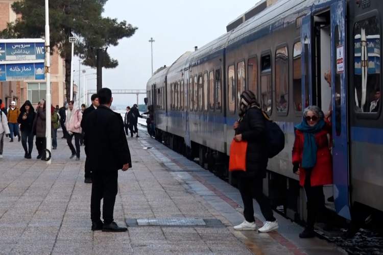 قطار گردشگری دوتا شد